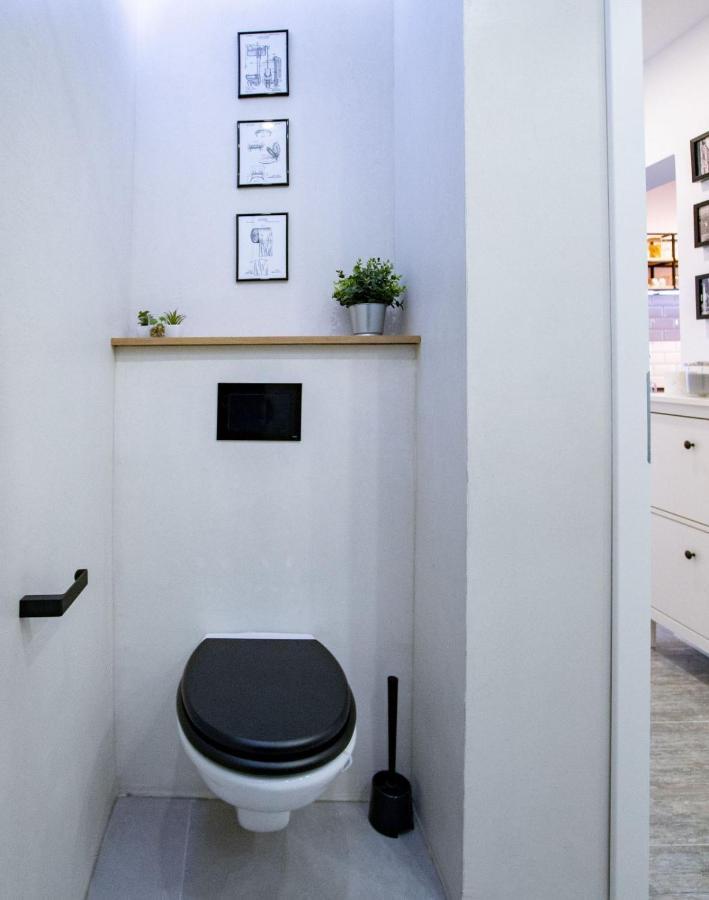 Novouredeni Apartman Marko Mundanije ภายนอก รูปภาพ