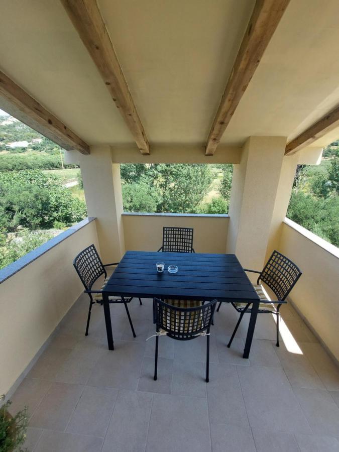 Novouredeni Apartman Marko Mundanije ภายนอก รูปภาพ