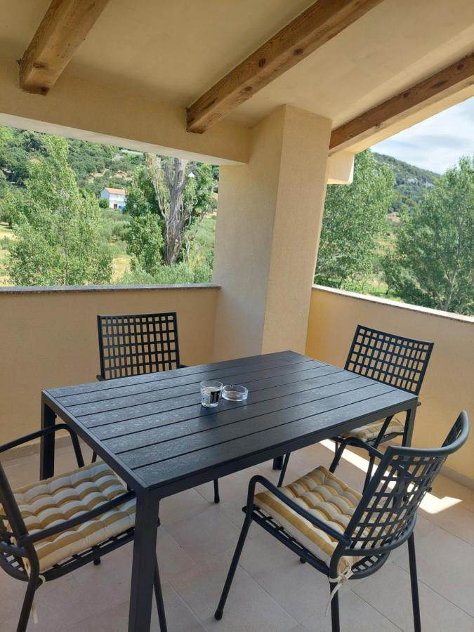 Novouredeni Apartman Marko Mundanije ภายนอก รูปภาพ